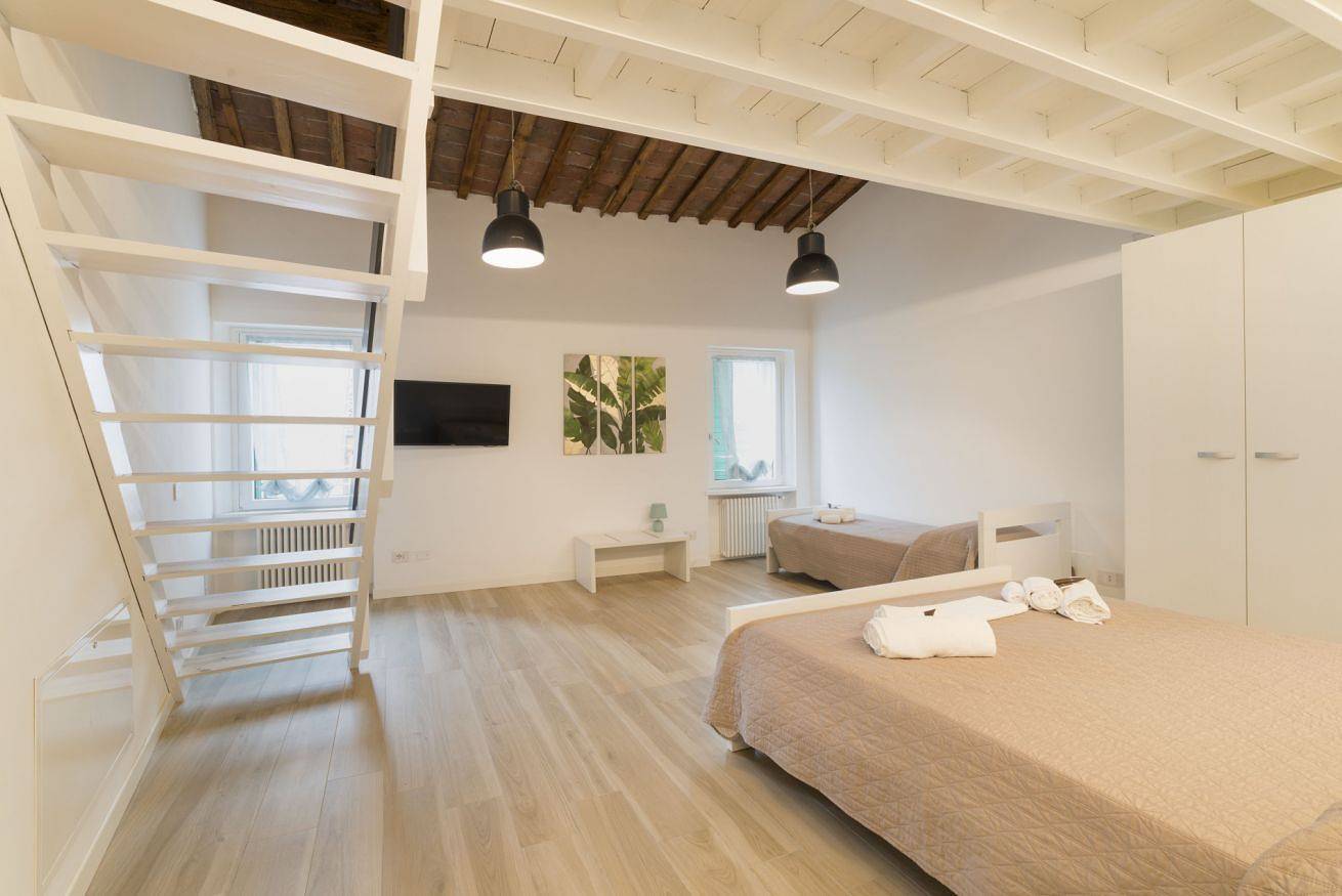 Appartamento intero, Elegante e luminoso appartamento con 4 posti letto. in Centro Storico di Verona, Verona