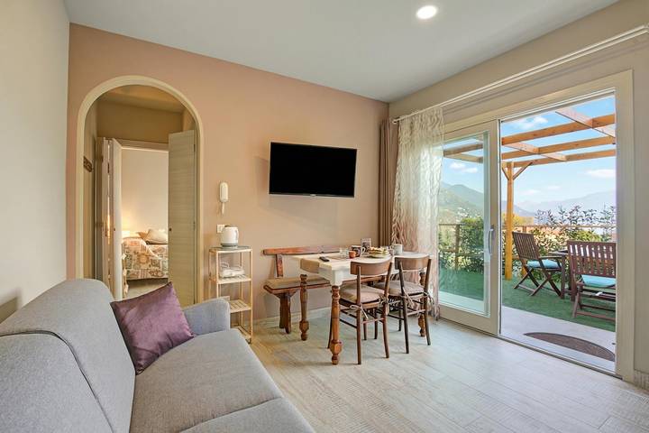 Gîte pour 3 personnes, avec terrasse et vue sur le lac à Salò - 3