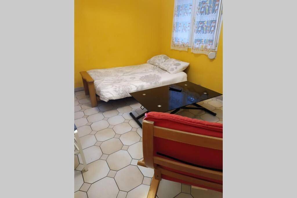 Appartement entier, Apartment - Ground Floor in Le Breuil-sur-Couze, Région de Besse-et-Saint-Anastaise