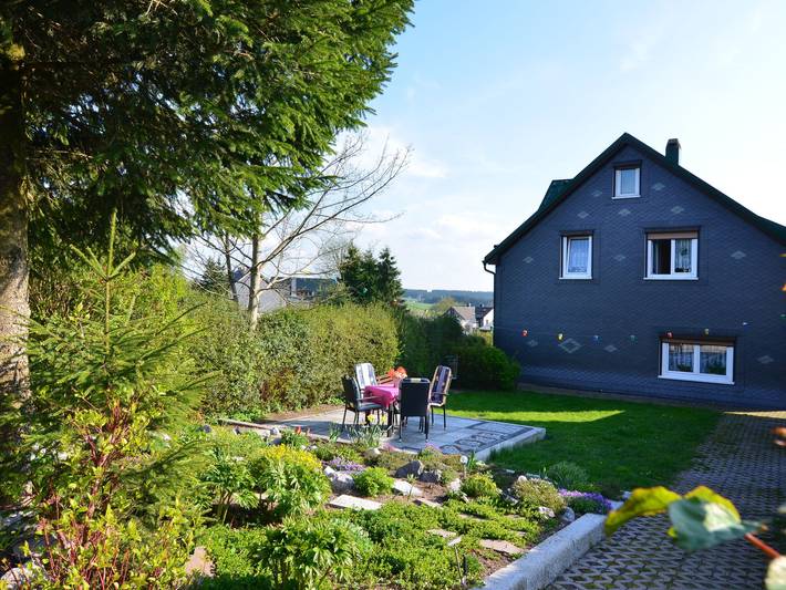 Ferienwohnung für 4 Personen, mit Garten im Thüringer Wald
