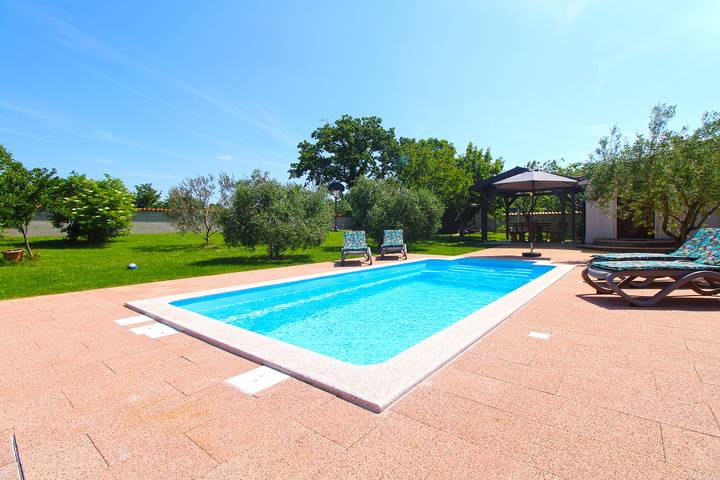 Ferienhaus für 4 Personen mit Terrasse in Valtura, Südküste Istrien