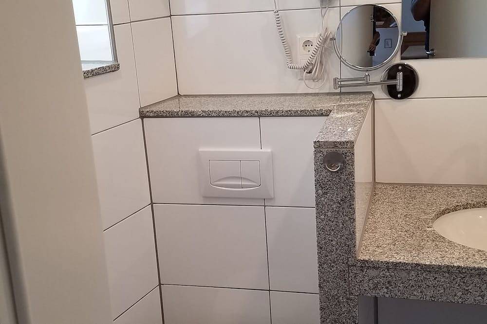 Alte Brennerei am Fuße der Schwäbischen Alb mit Garten und Terrasse in Bissingen an der Teck, Albsteig Etappe 8