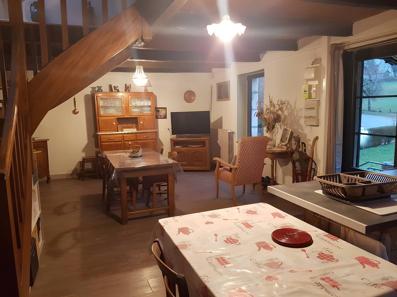 Casa Vacacional 'Location Fermette' con Piscina Privada, Terraza y Jardín Exclusivos in Goulles, Región de Tulle