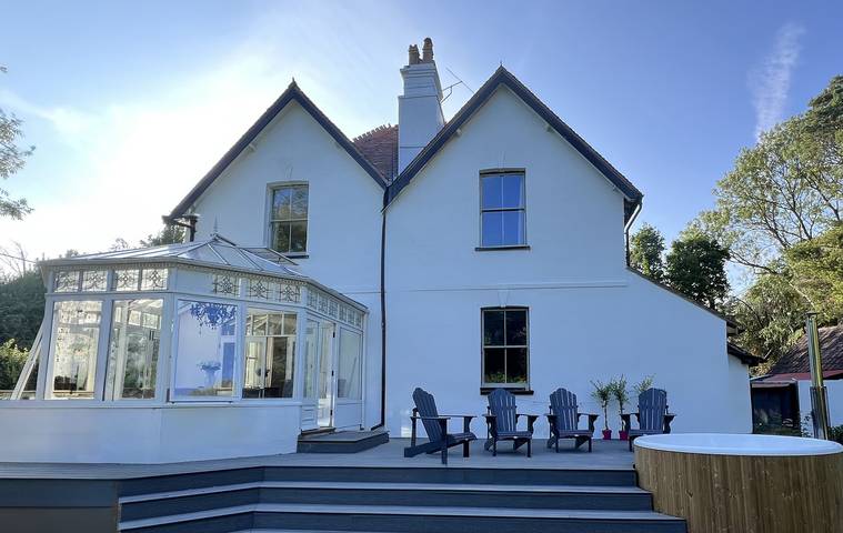 Log cabin for 14 people, with garden in Berkshire