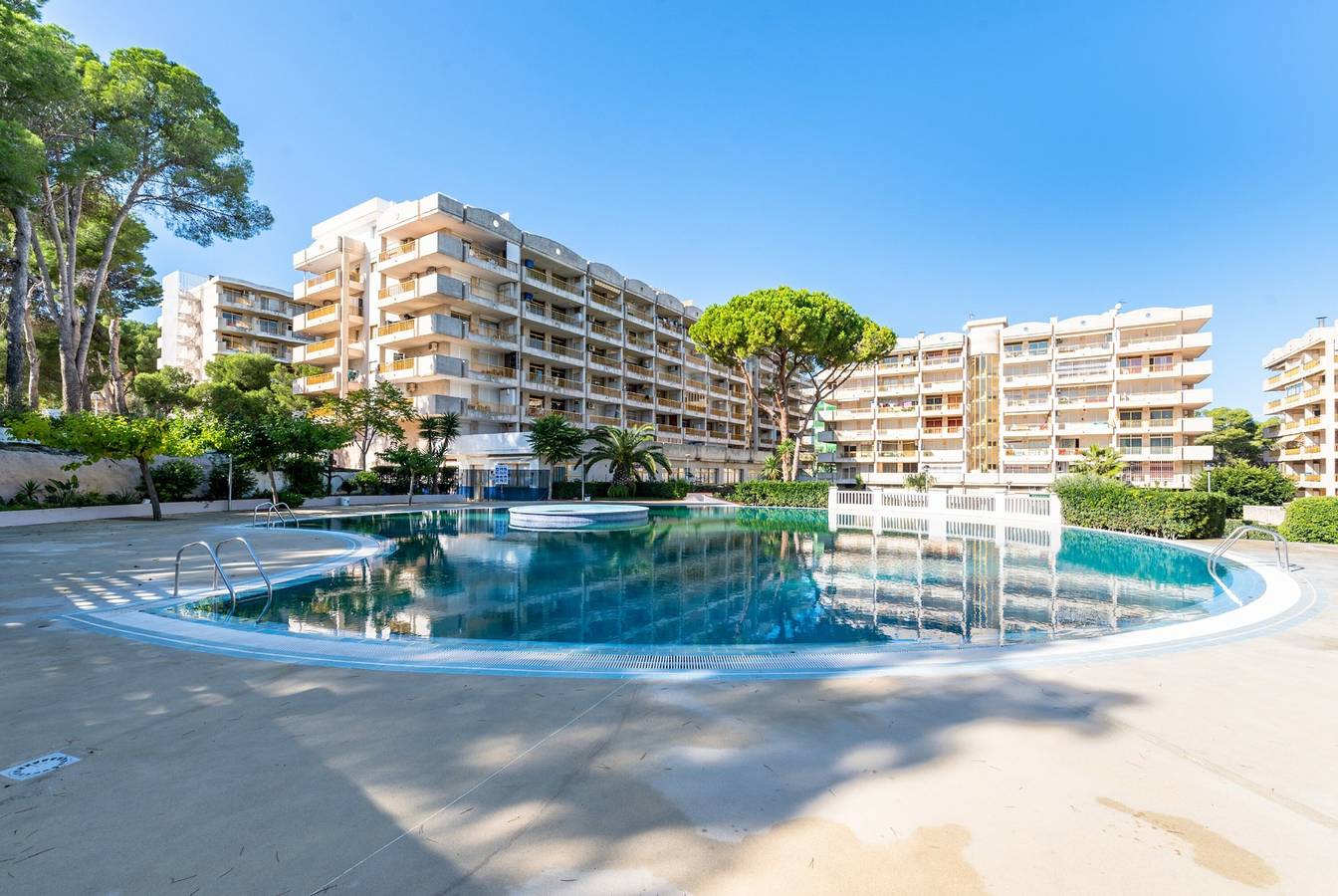 Ganze Wohnung, Apartment 'Ct2' mit Gemeinschaftspool, Wlan und Klimaanlage in Cala dels Capellans (Salou), Salou
