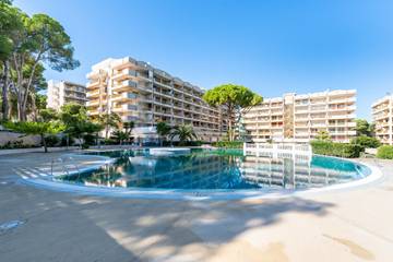 Holiday Apartment for 6 People in Cala dels Capellans (Salou), Salou, Photo 2