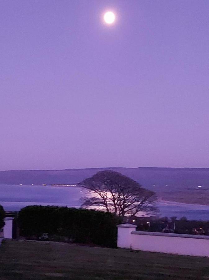 Camping for 3 people, with Hot tub and Terrace as well as Garden and View in Ireland