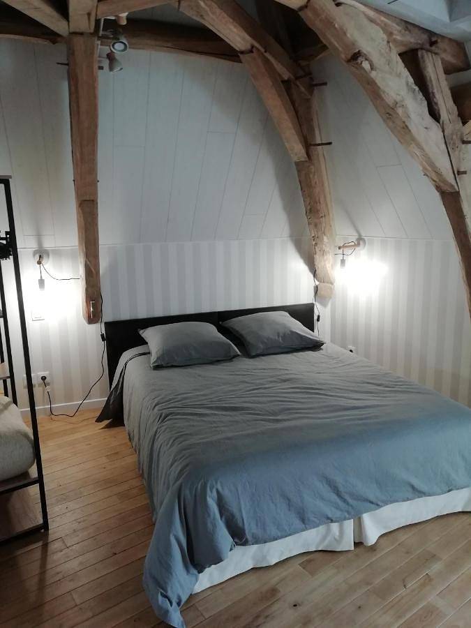 Location de vacances pour 6 personnes, avec vue et jardin à Civray-sur-Esves - 3