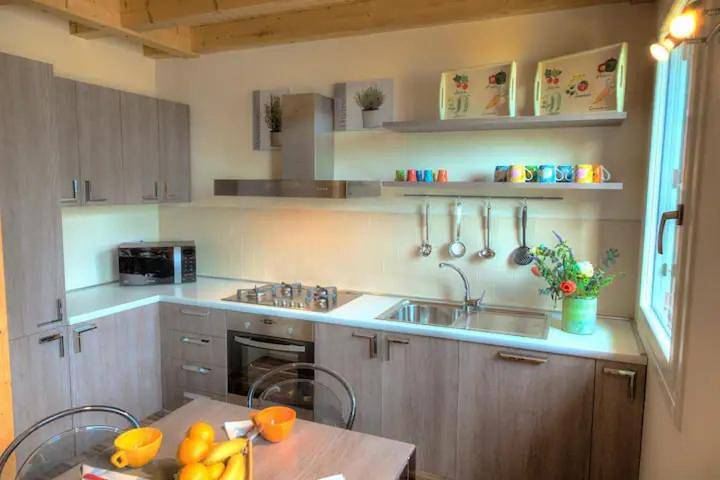 Gîte pour 6 personnes, avec vue ainsi que terrasse et vue sur le lac à Molveno - 2