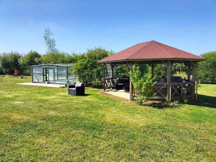 Location de vacances pour 10 personnes, avec piscine et terrasse à Bouloire - 2