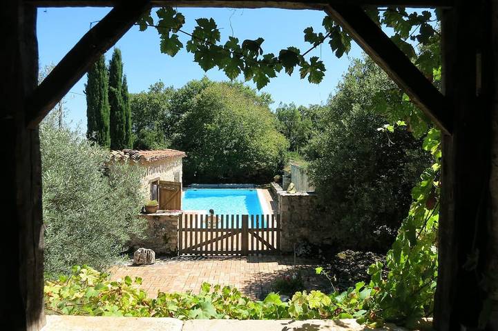 Location de vacances pour 7 personnes, avec Jardin à Esclauzels