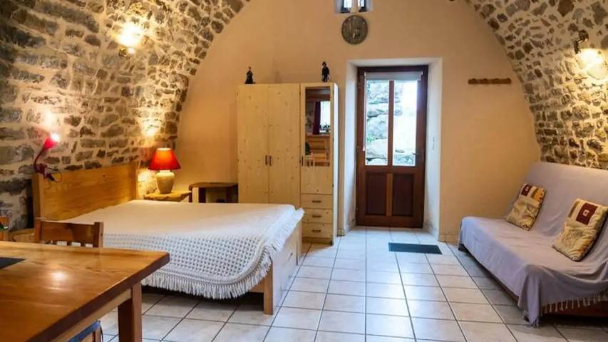 Gîte pour 4 personnes, avec jardin et piscine à Les Bondons - 4