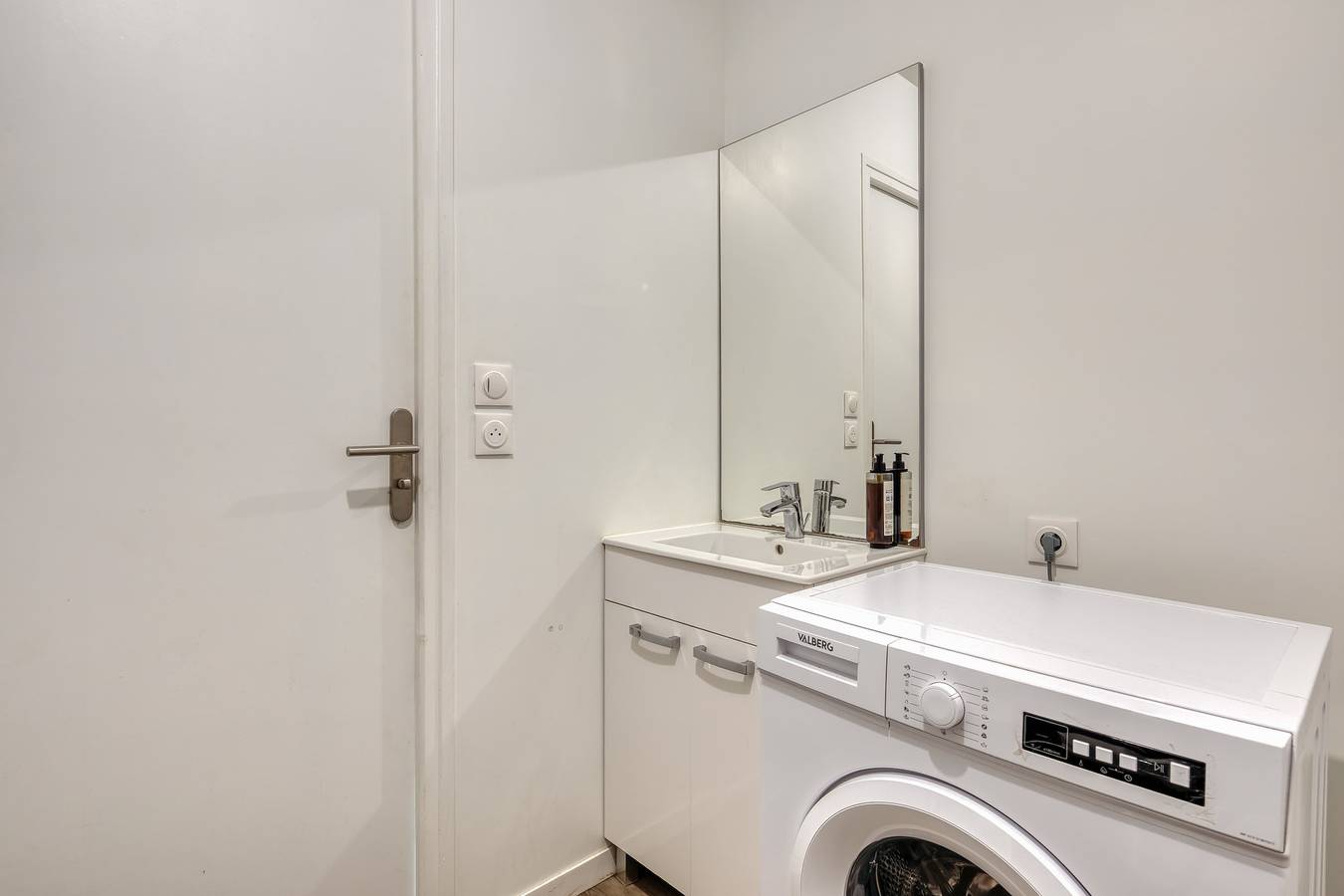 Studio entier, Studio avec Wifi proche Rouen in Saint-Étienne-du-Rouvray, Région de Rouen