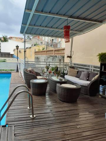 Cottage pour 2 personnes, avec piscine ainsi que jardin et vue à Koungou