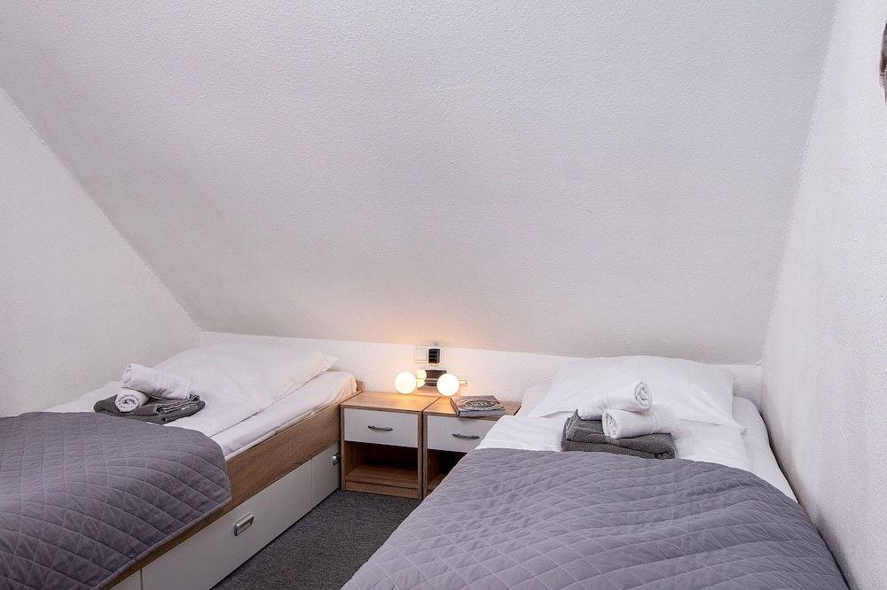 Apartamento entero, Bonito apartamento para 4 personas con Wifi, Tv, balcón, mascotas permitida y aparcamiento in Norddeich, Norden y sus alrededores