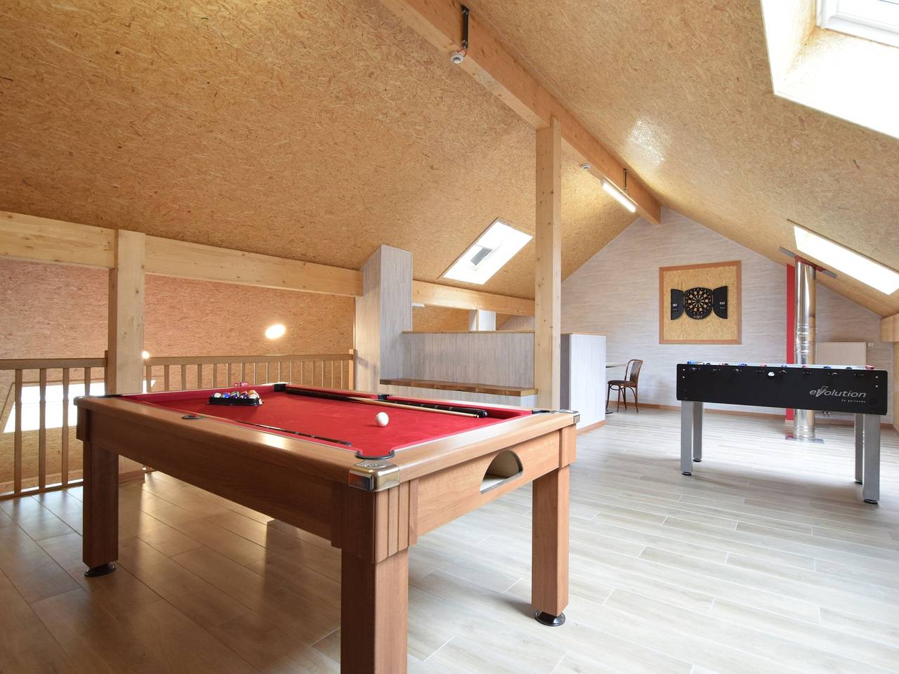 Chic Holiday Home in Noville with Sauna in Bastnach, Parc naturel Haute-Sûre Forêt d'Anlier