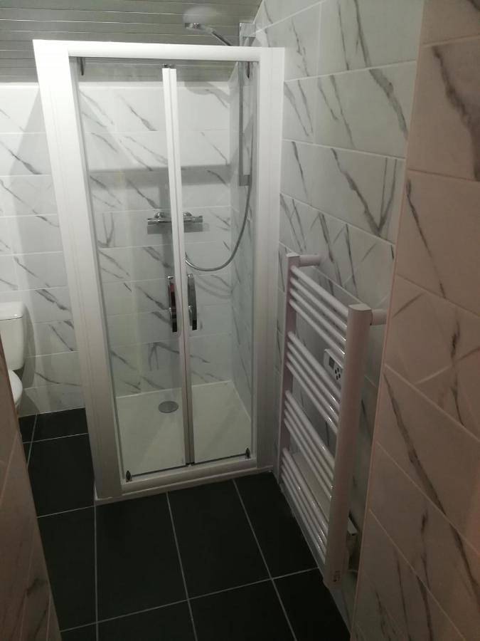 Location de vacances pour 4 personnes, avec terrasse ainsi que vue et jardin à Plouigneau - 4