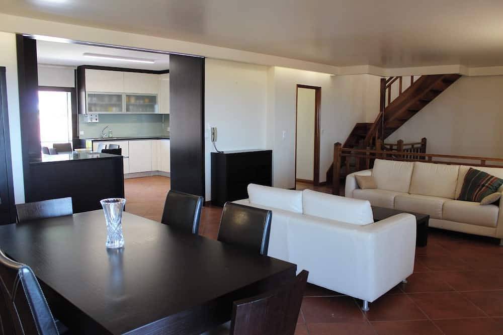 Ganze Wohnung, Excellent 4-bedroom apartment located 800m from the beach with sea views. in Castelo do Neiva, Viana do Castelo Distrikt