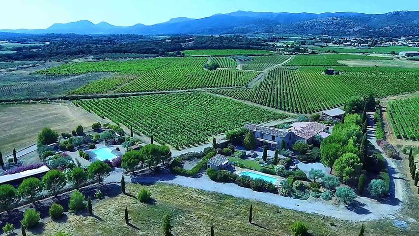 Gîte pour 4 personnes, avec jardin ainsi que terrasse et piscine à Saint-Jean-de-Fos - 2
