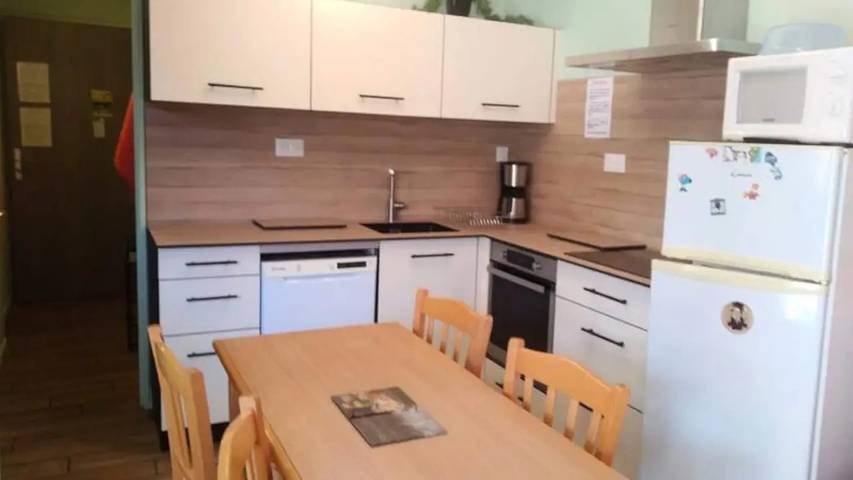 Gîte pour 5 personnes, avec piscine dans Office De Tourisme De Saint Sorlin D Arves - 2