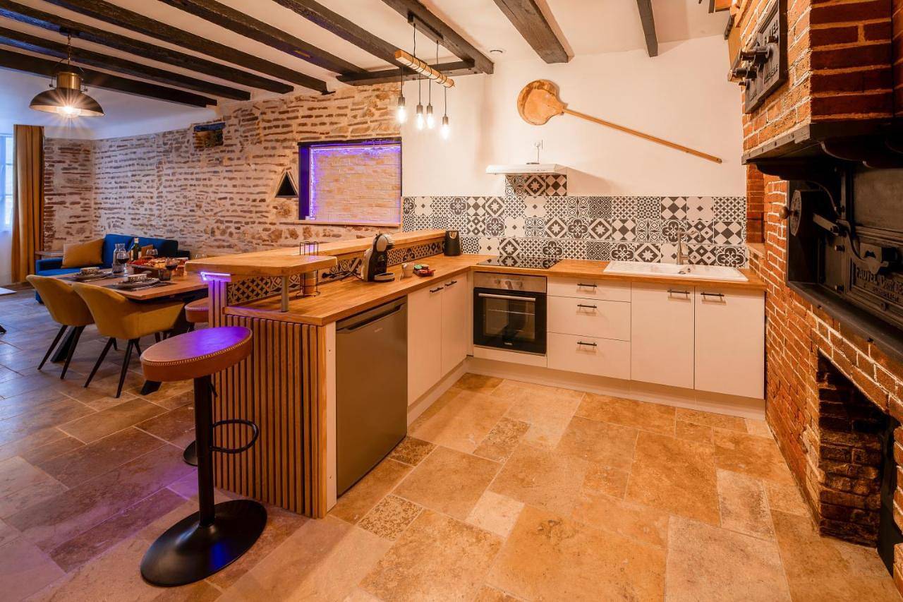 Appartement entier, Loft de caractère avec ancien four à pain in Villeneuve-sur-Lot, Quercy