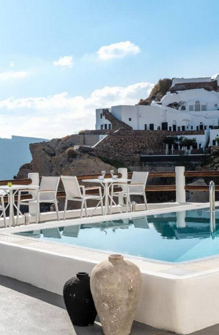 Location de vacances pour 2 personnes, avec vue sur l’océan ainsi que terrasse et piscine à Oia - 2