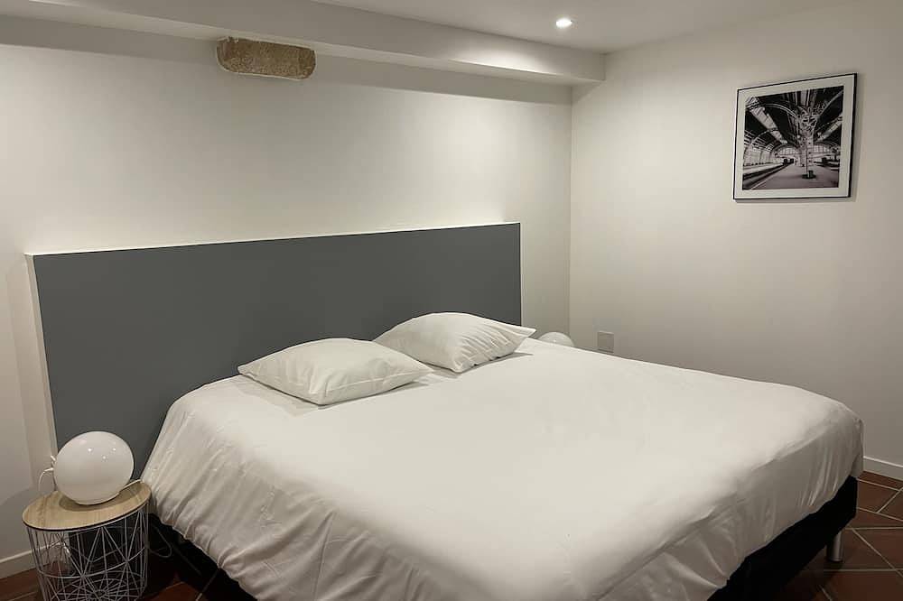 Apartamento entero, L'Atelier-Apartamento-Superior-Baño con ducha-Vista a la Ciudad in Auxerre, Auxerre region