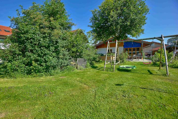 Ganze Ferienwohnung, Beim Rieder - Ferienwohnung 45 qm mit Balkon und Bergblick in Seebruck, Chiemsee