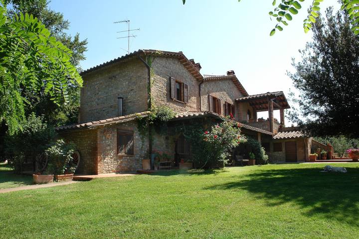 Kamer 'La Malva - La Cerretola' met gedeeld zwembad, tuin en wifi in Città della Pieve, Provincie Perugia