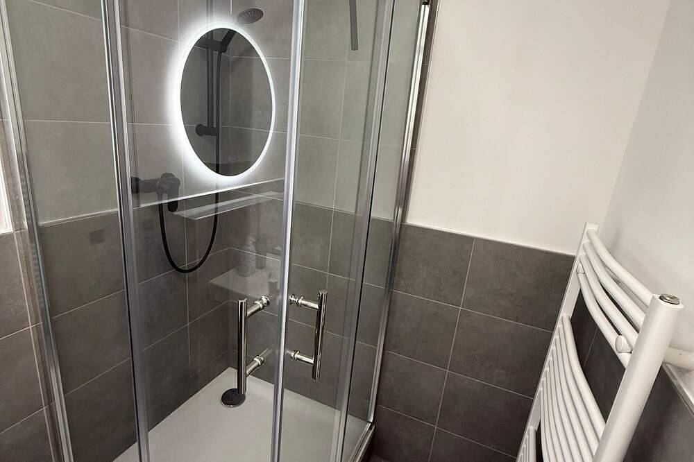 Ganze Wohnung, Moderne Ferienwohnung - zentral und komfortabel, 24h Check-in, Parkplatz in Braunschweig, Braunschweig und Umgebung