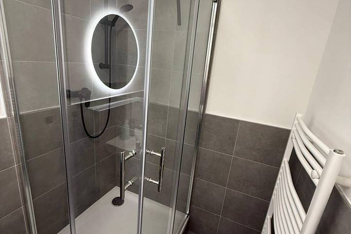 Ganze Wohnung, Moderne Ferienwohnung - zentral und komfortabel, 24h Check-in, Parkplatz in Braunschweig, Braunschweig und Umgebung