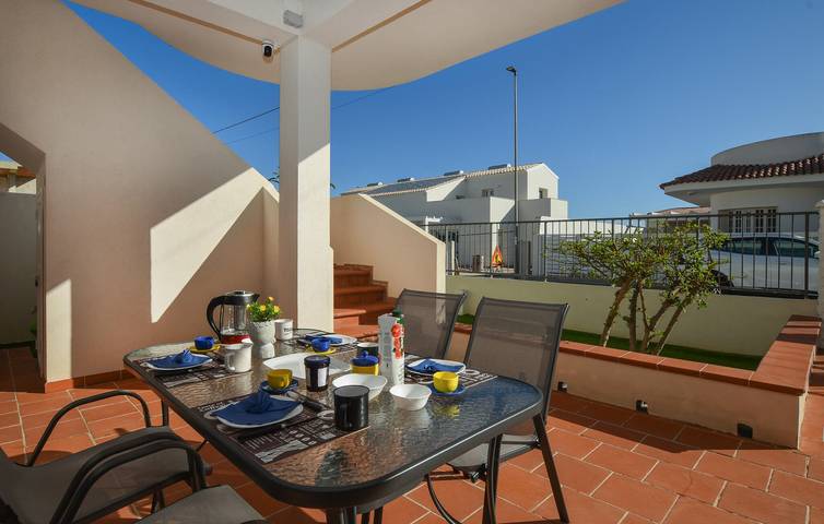 Location de vacances pour 6 personnes, avec terrasse et jardin à Punta Secca - 3