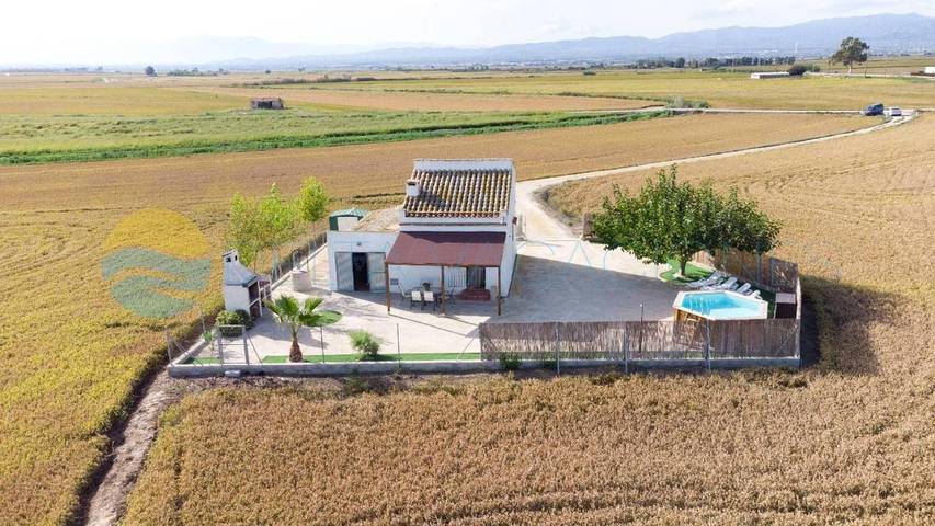 Casa de vacaciones para 6 personas, con piscina además de jardín y terraza, Se admiten mascotas en Delta del Ebro - 2