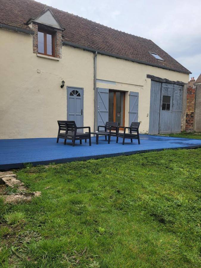 Location de vacances pour 10 personnes, avec jardin à Bransles - 2