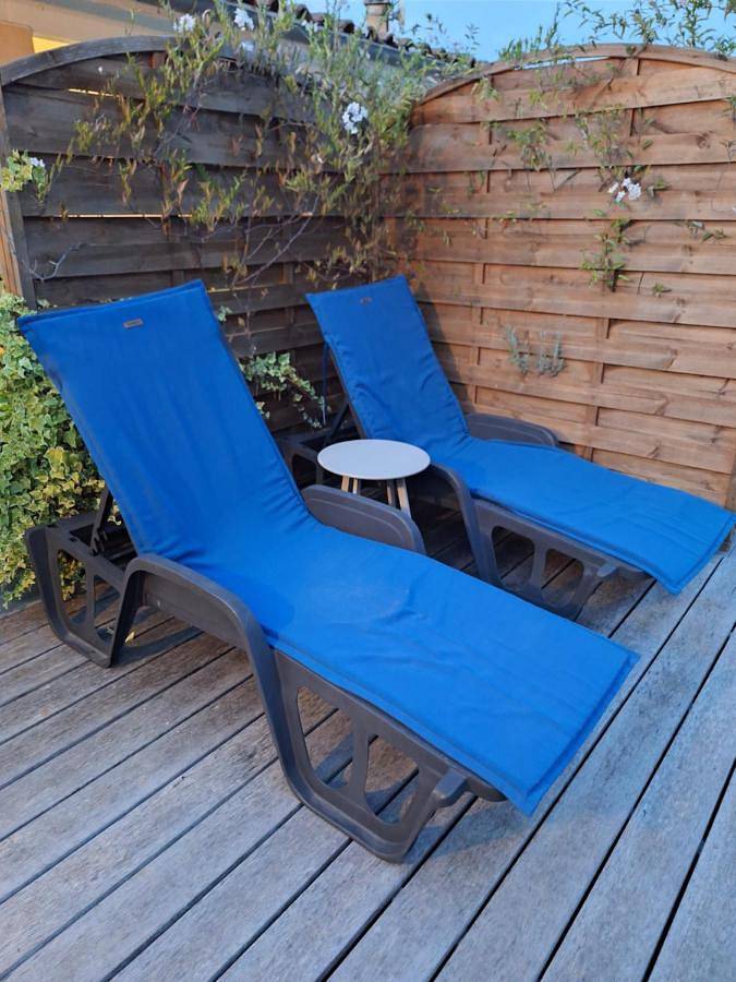Location de vacances pour 4 personnes, avec piscine ainsi que vue et jardin à Le Buisson-de-Cadouin - 4