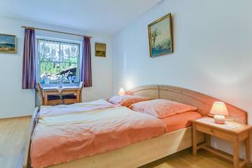 Vacation Rental for 2 Guests in Garmisch-Partenkirchen, Zugspitzland, Picture 2