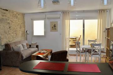 Gîte pour 4 personnes, avec terrasse à Eyragues