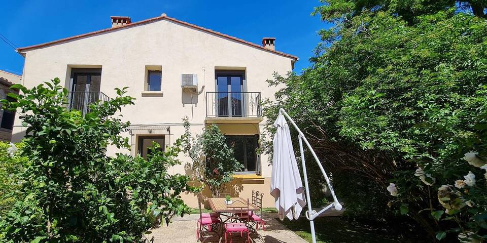 Location de vacances pour 6 personnes, avec Balcon ainsi que Terrasse et Jardin à Saint-Féliu-d'Amont