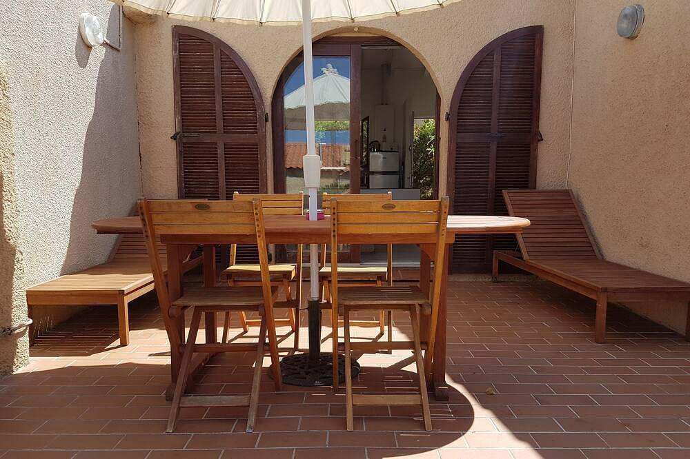 Casa con vistas al mar a 80 metros de la playa, para 6 personas. in Sant Ambroggio, Lumio
