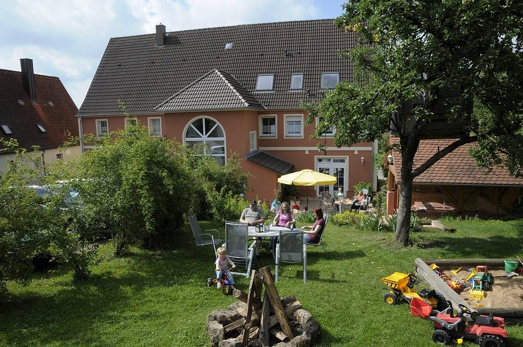 Pension Rosengärtchen - Roseneinzelzimmer in Absberg, Fränkisches Seenland