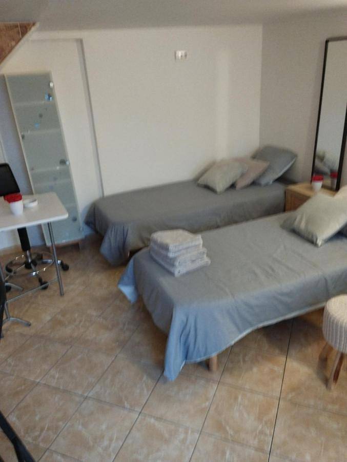 Gîte pour 2 personnes, avec piscine ainsi que jardin et terrasse, animaux acceptés à La Ferté-Gaucher - 4