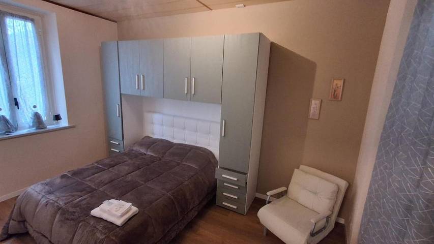Gîte pour 2 personnes, avec balcon et vue dans Carmagnole