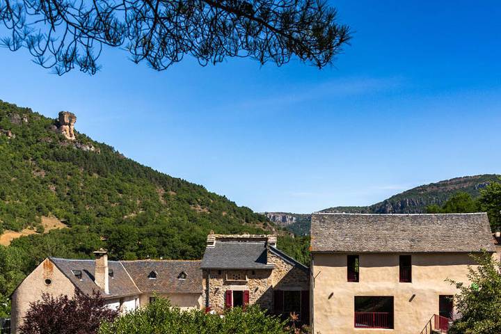 Gîte pour 6 personnes, avec Balcon/Terrasse ainsi que Terrasse et Sauna à Nant - 3