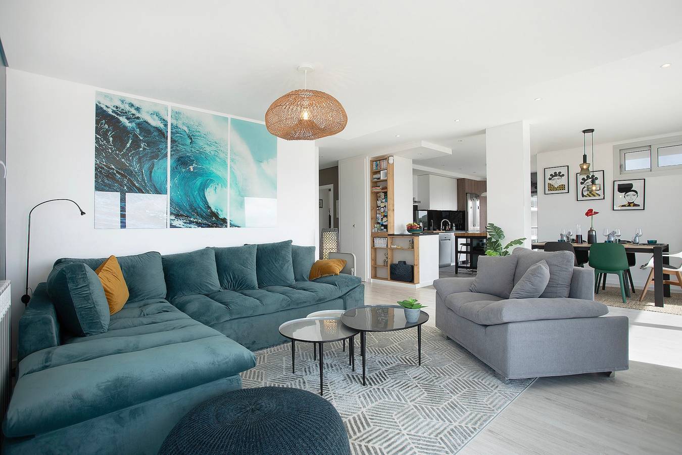 Apartamento entero, Apartamento 'Nazaré Dream View' con vistas al mar, piscina compartida y Wi-Fi in Nazaré, Leiria District