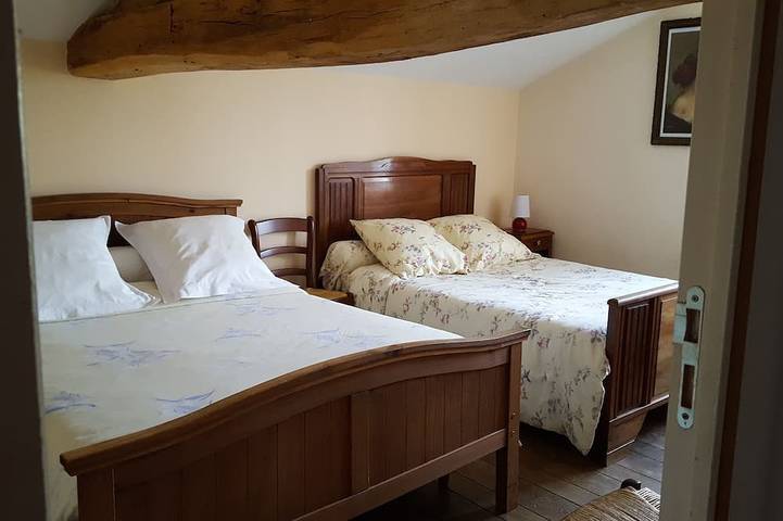 Location de vacances pour 9 personnes à Montalembert - 2