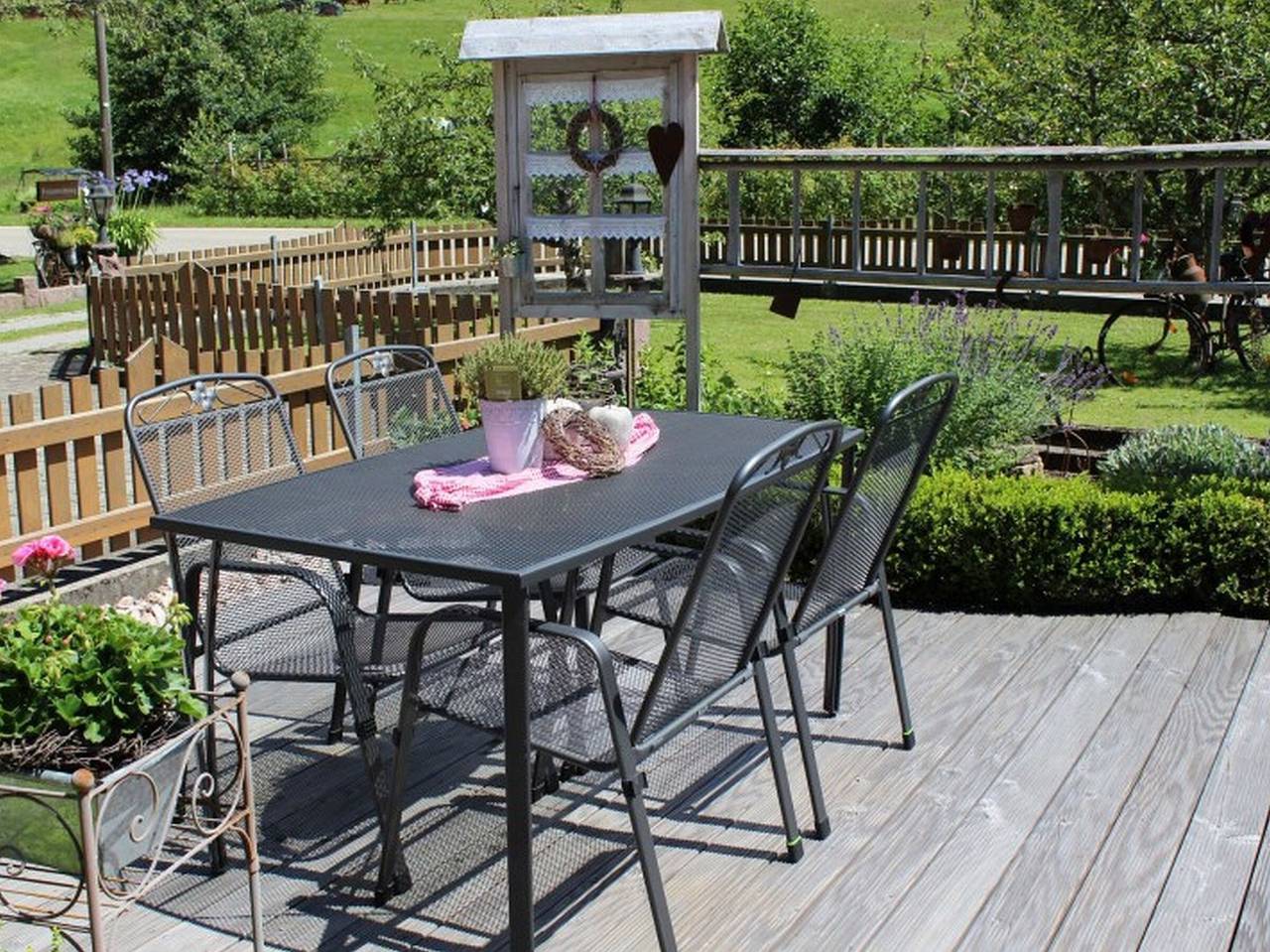 Appartement 'Neumeyer' met Uitzicht op de Bergen, Gedeelde Tuin en Wi-Fi, foto 11