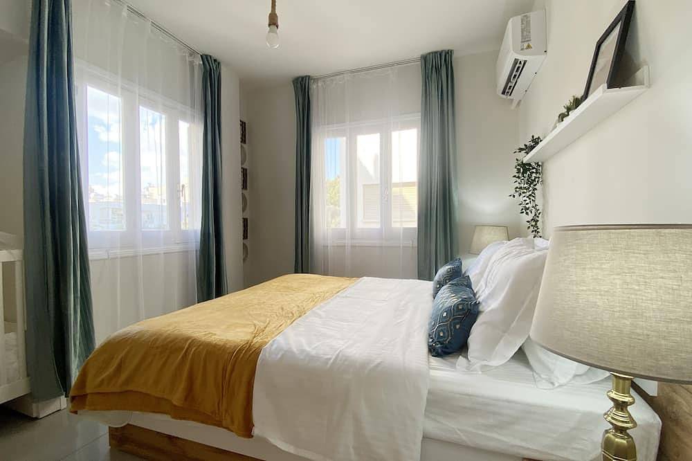 Appartement entier, Fully renovated 2 bedroom flat , ideal for fmailies with  young kids in Engomi, Chypre du Sud