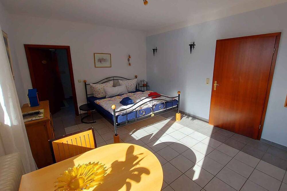 Ganze Wohnung, Ferienwohnung mit einer wunderschönen Aussicht ins Rheintal, mit Sauna in Kamp-Bornhofen, Mittelrhein