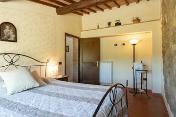 Villa for 7 People in Montauto, Via Francigena, Photo 1