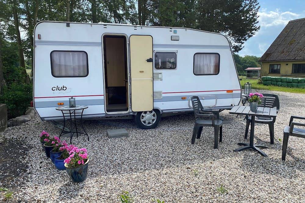 Caravan 2 . Bed & Breakfast . 5 Min From E47 . Dogs Welcome in Région de Faxe